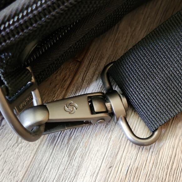 Xenon 3 Toploader Briefcase, Fits Devices Up‎ To 15.6", Polyester Black - Picture 8 of 15